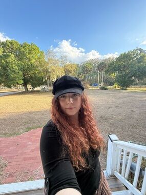 Meet your Posher 🌞🌸✨ Welcome To my Closet 🤘🏼